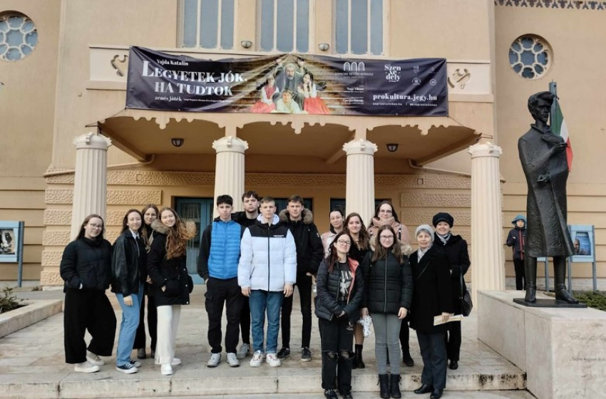 A kapuvári diákok színházi utazása Sopronban